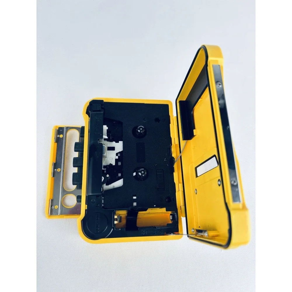 Sony Sports Walkman WM-AF58 Cassette Player AM/FM Solar Alarm Clock Non Working